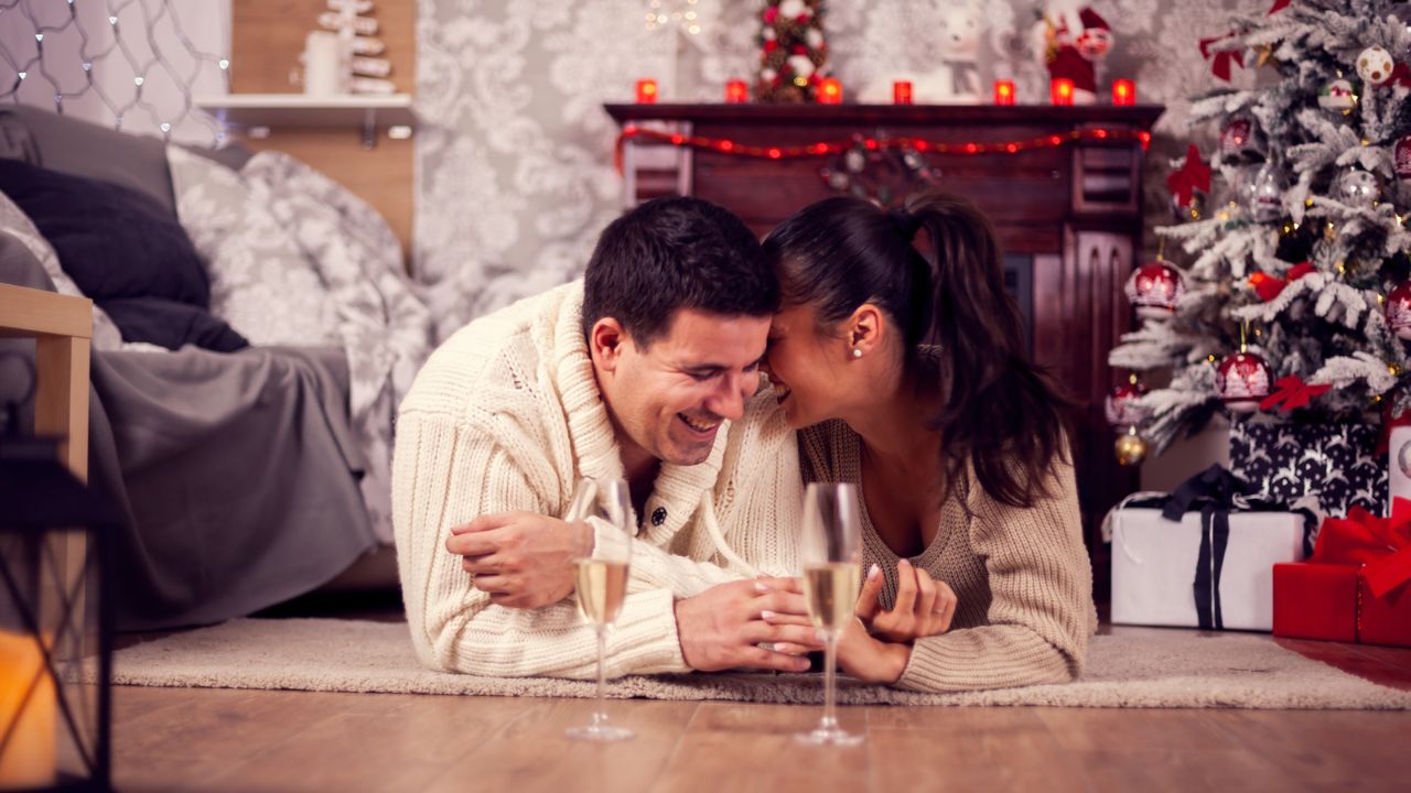 Things to Do on Christmas Day as a Couple at Home