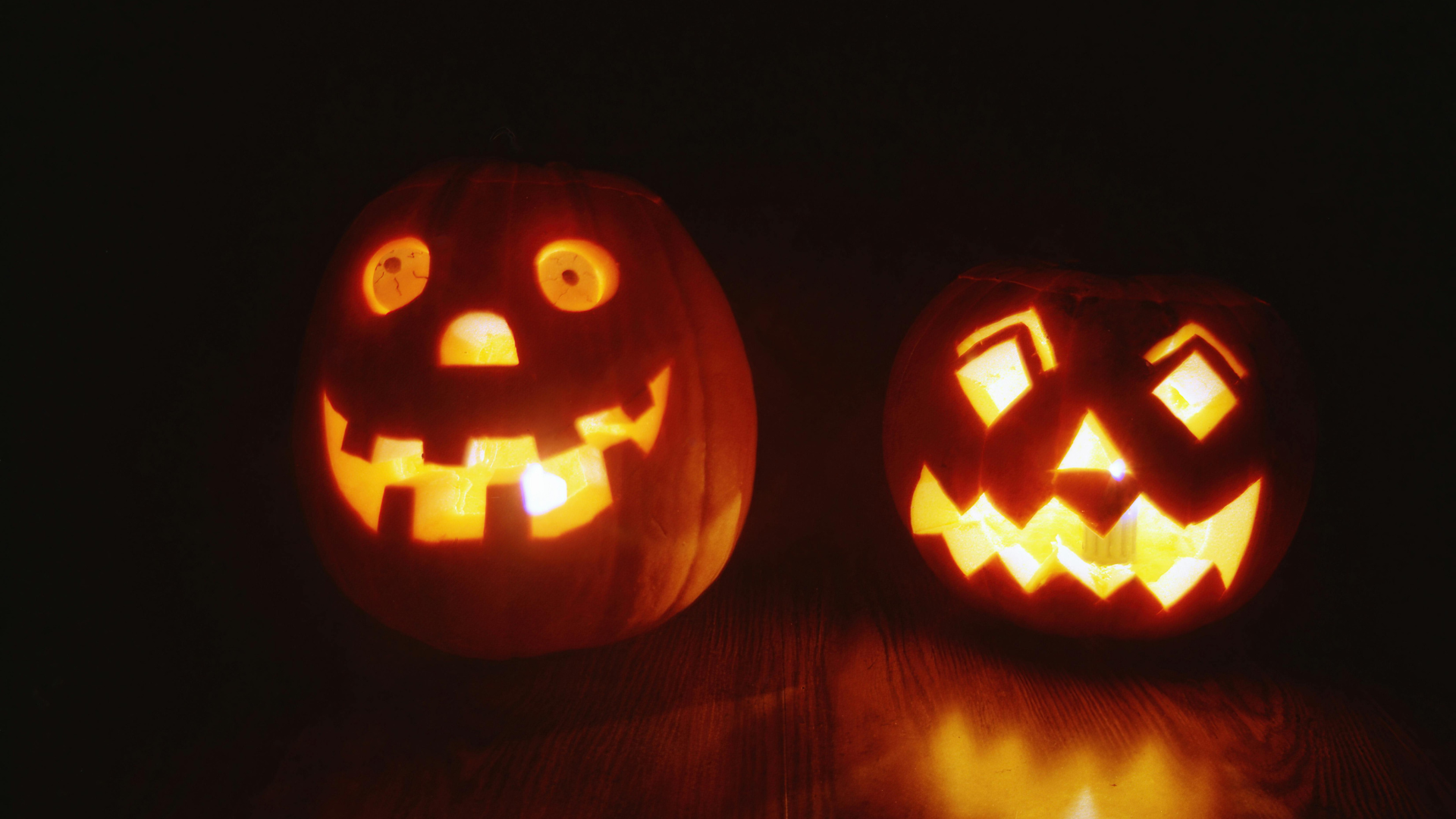 Halloween Never Have I Ever: 100 Spooky Questions for Adults