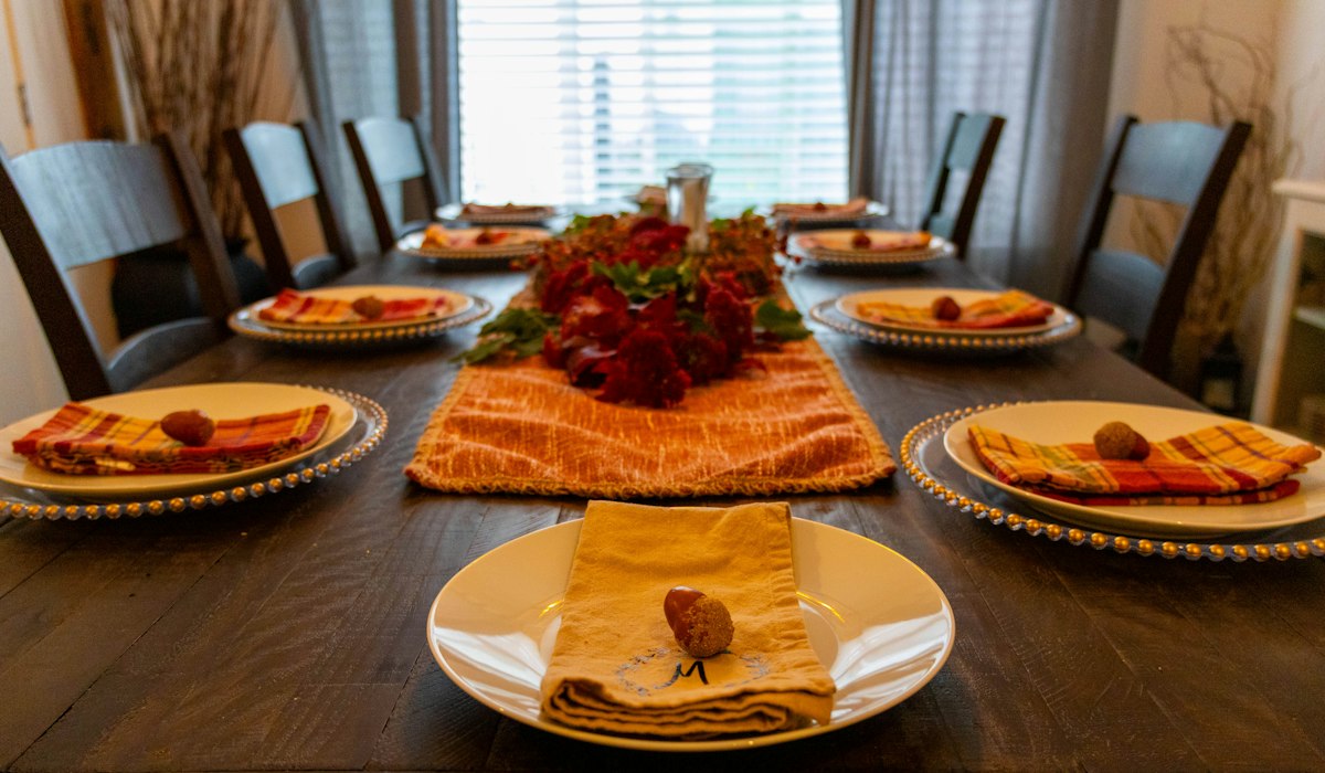 Thanksgiving minute to win it games printable rustic table setting